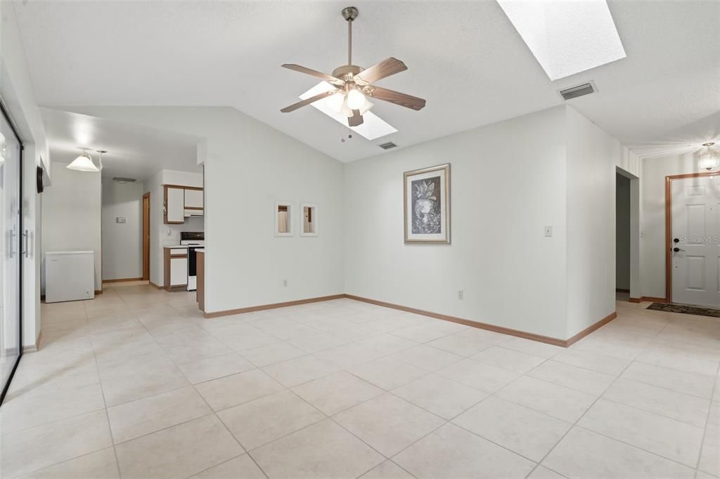 For Sale: $324,900 (3 beds, 2 baths, 1707 Square Feet)