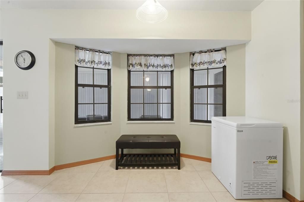 For Sale: $324,900 (3 beds, 2 baths, 1707 Square Feet)
