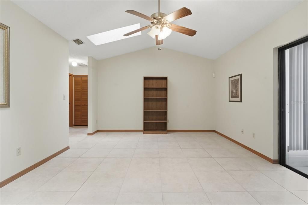 For Sale: $324,900 (3 beds, 2 baths, 1707 Square Feet)
