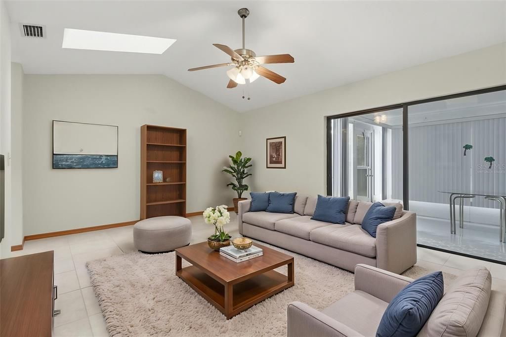 For Sale: $324,900 (3 beds, 2 baths, 1707 Square Feet)