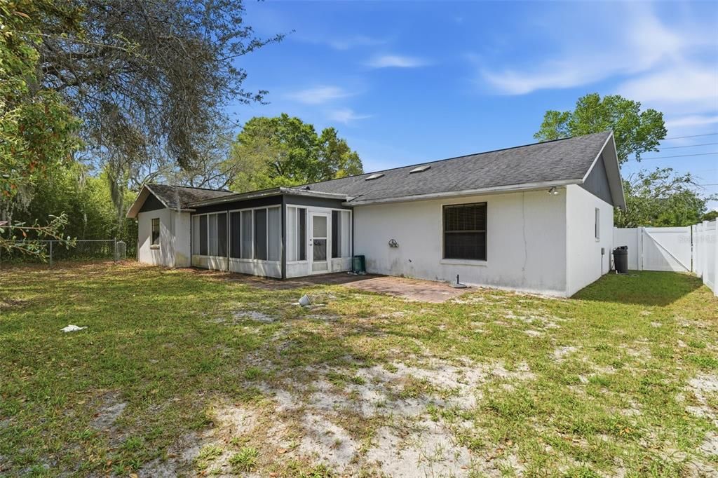 For Sale: $324,900 (3 beds, 2 baths, 1707 Square Feet)