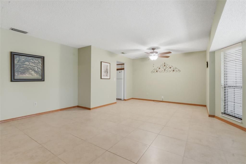 For Sale: $324,900 (3 beds, 2 baths, 1707 Square Feet)