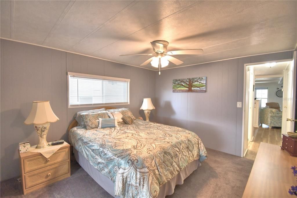 На продажу: $134,900 (2 спален, 2 ванн, 1032 Квадратных фут)