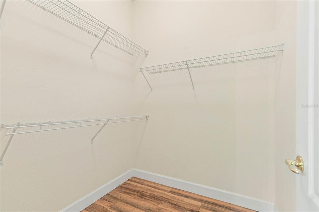 For Sale: $329,000 (3 beds, 2 baths, 1684 Square Feet)