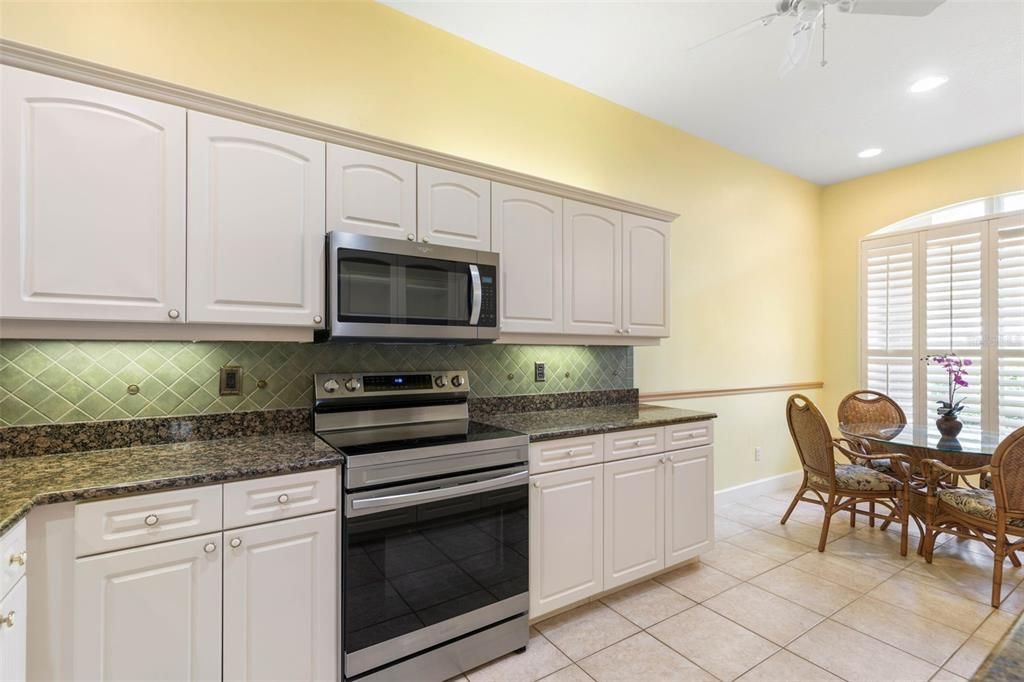 For Sale: $329,000 (3 beds, 2 baths, 1684 Square Feet)