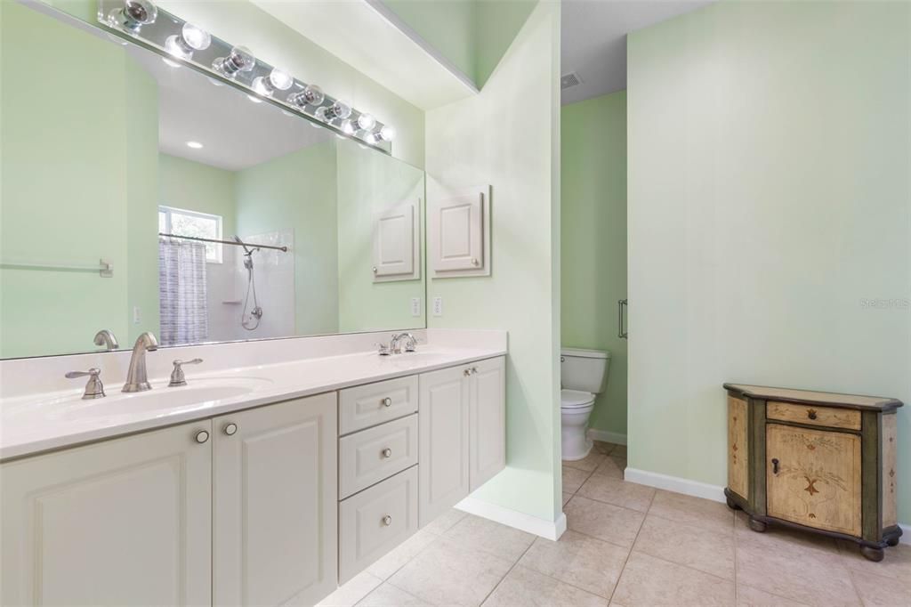 For Sale: $329,000 (3 beds, 2 baths, 1684 Square Feet)