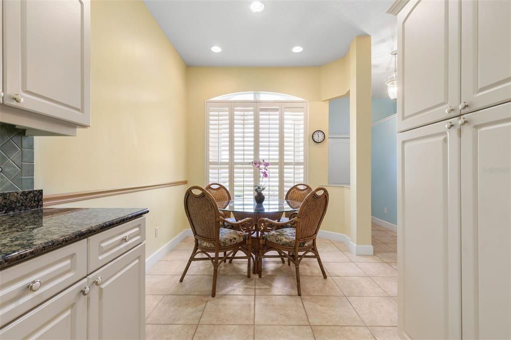 For Sale: $329,000 (3 beds, 2 baths, 1684 Square Feet)