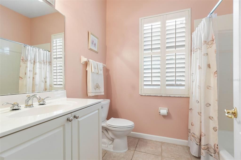 For Sale: $329,000 (3 beds, 2 baths, 1684 Square Feet)