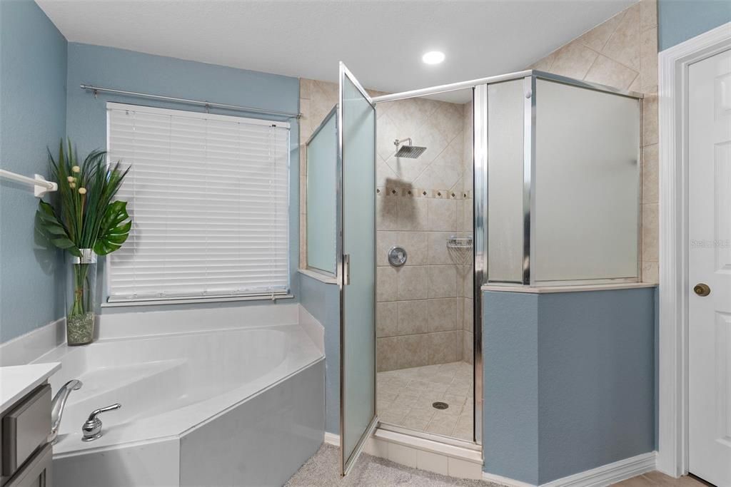 Active With Contract: $2,800 (5 beds, 3 baths, 2451 Square Feet)