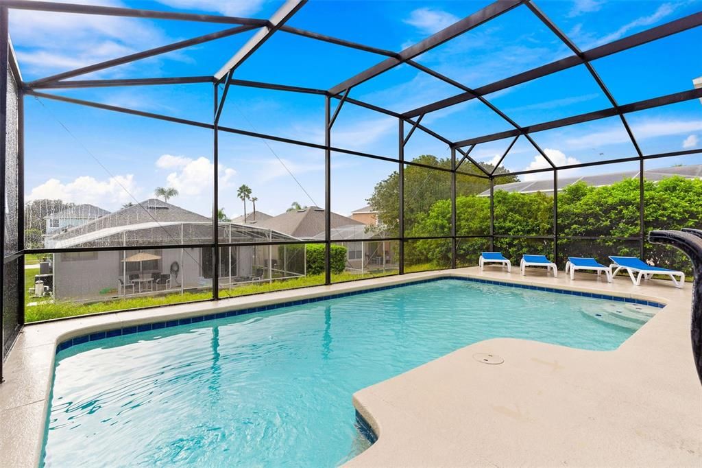 Active With Contract: $2,800 (5 beds, 3 baths, 2451 Square Feet)