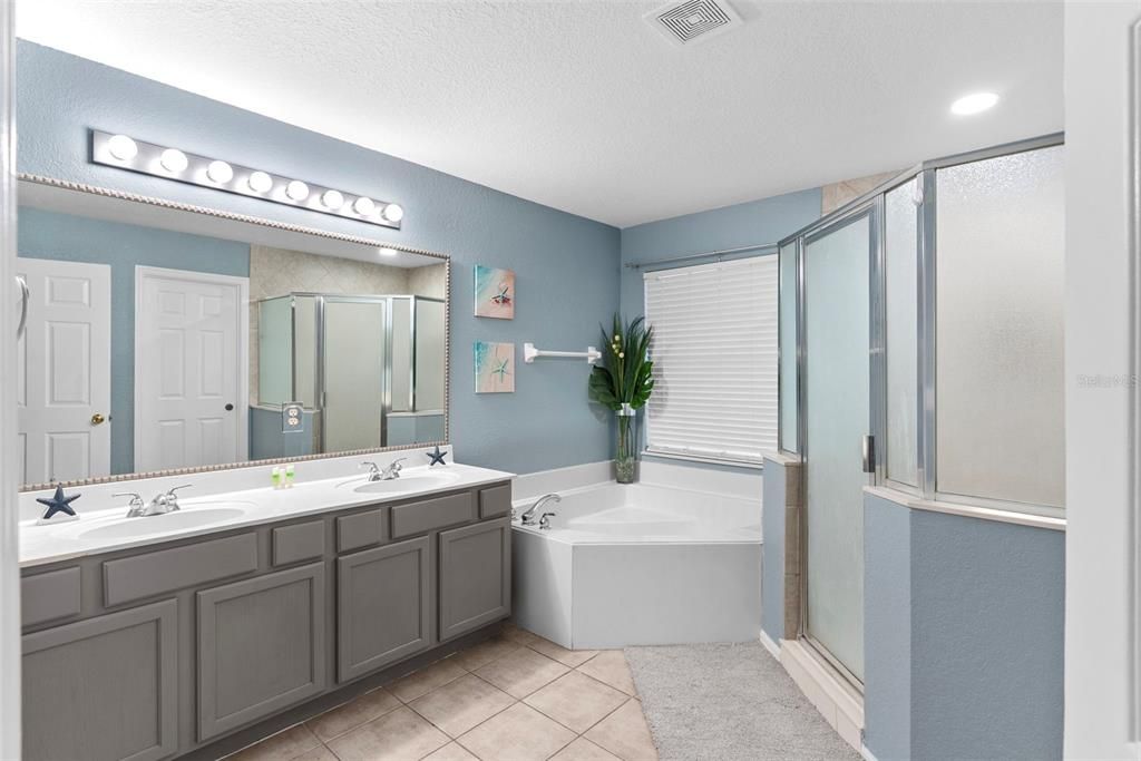 Active With Contract: $2,800 (5 beds, 3 baths, 2451 Square Feet)