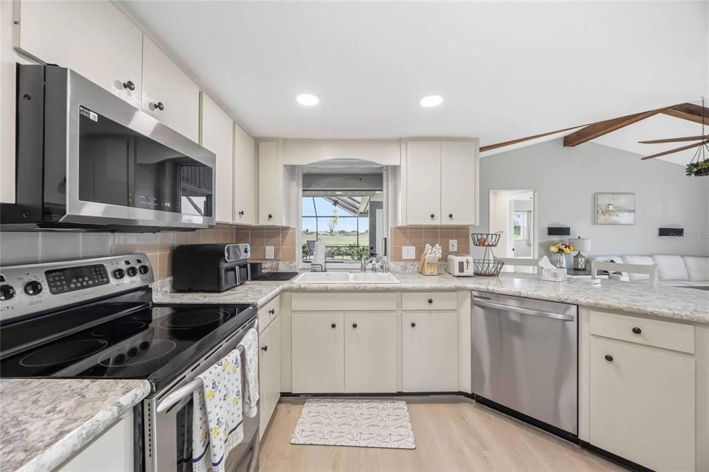 For Rent: $3,999 (2 beds, 2 baths, 1533 Square Feet)