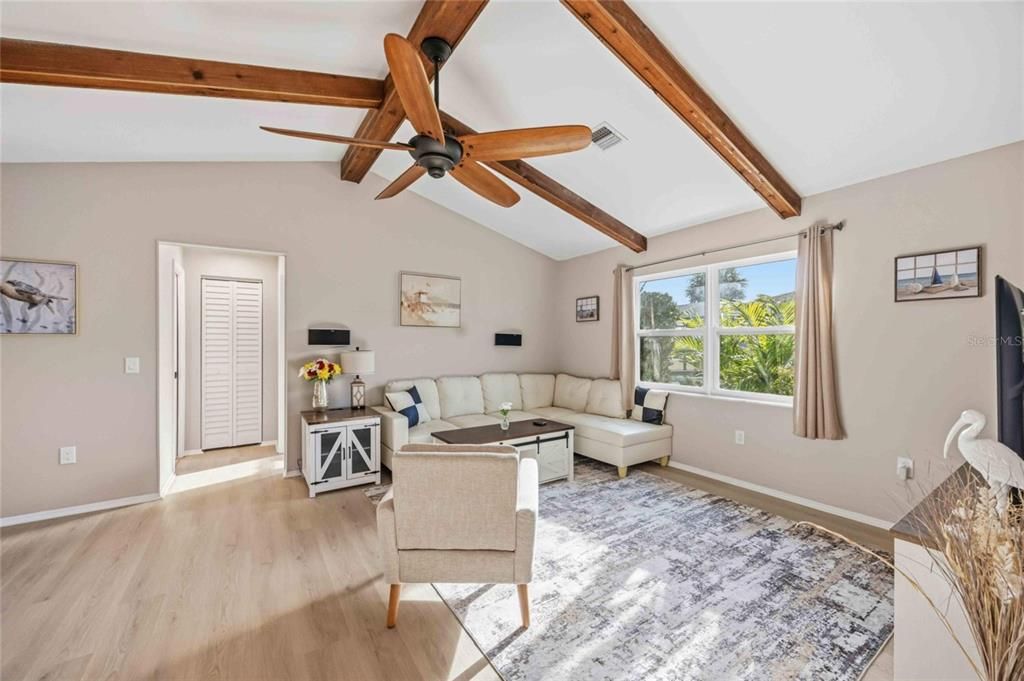 For Rent: $3,999 (2 beds, 2 baths, 1533 Square Feet)
