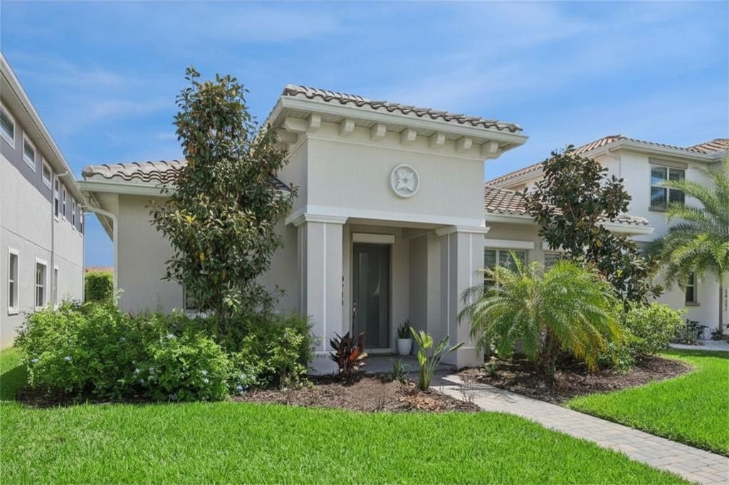 Active With Contract: $655,000 (3 beds, 2 baths, 2256 Square Feet)