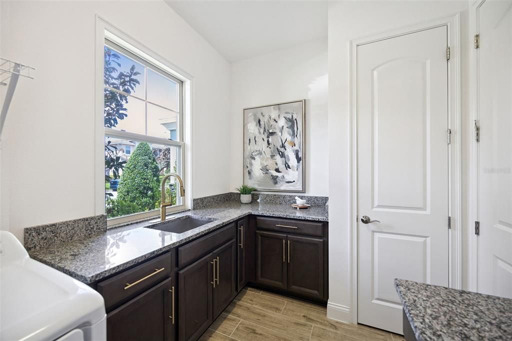 Active With Contract: $655,000 (3 beds, 2 baths, 2256 Square Feet)