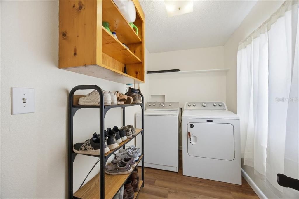 Active With Contract: $299,900 (3 beds, 2 baths, 1344 Square Feet)
