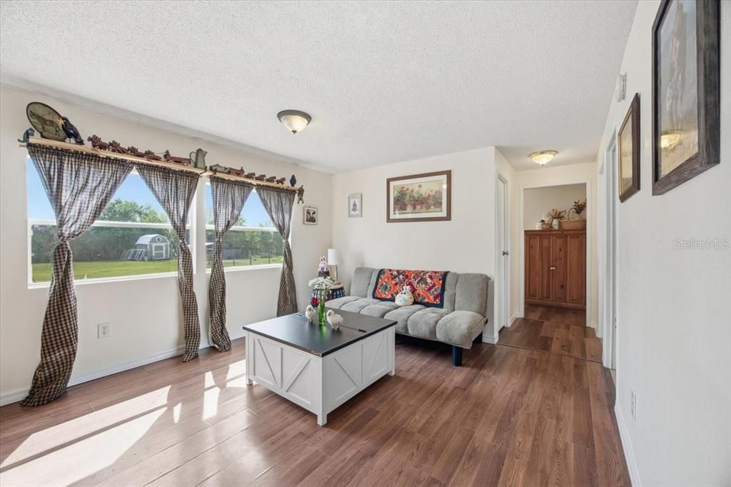 Active With Contract: $299,900 (3 beds, 2 baths, 1344 Square Feet)
