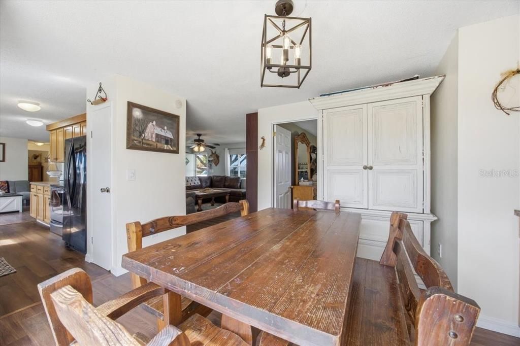 Active With Contract: $299,900 (3 beds, 2 baths, 1344 Square Feet)