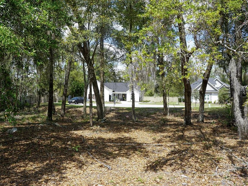 На продажу: $184,900 (0.23 acres)