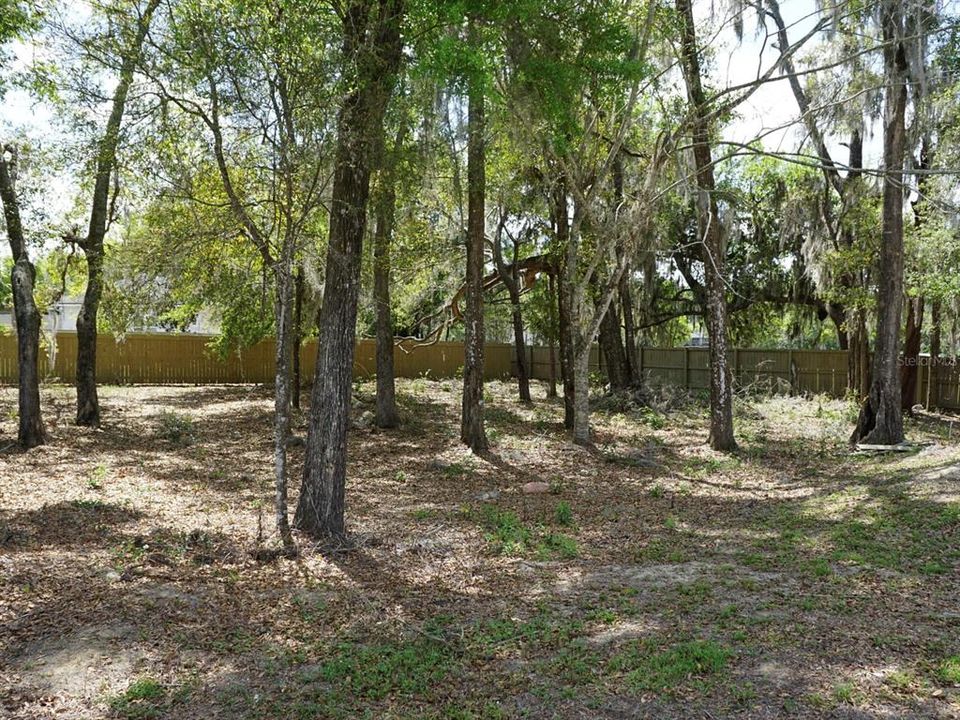 На продажу: $184,900 (0.23 acres)