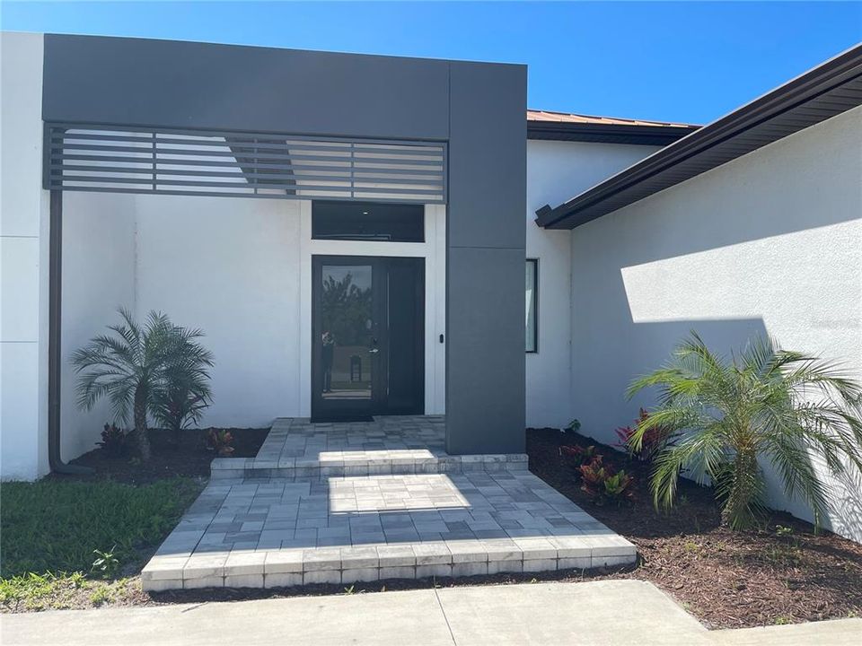 Activo con contrato: $419,000 (3 camas, 2 baños, 1924 Pies cuadrados)
