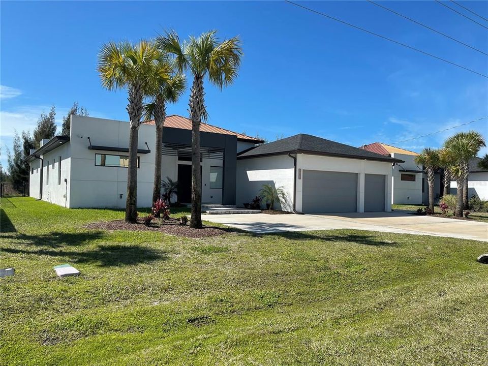Activo con contrato: $419,000 (3 camas, 2 baños, 1924 Pies cuadrados)