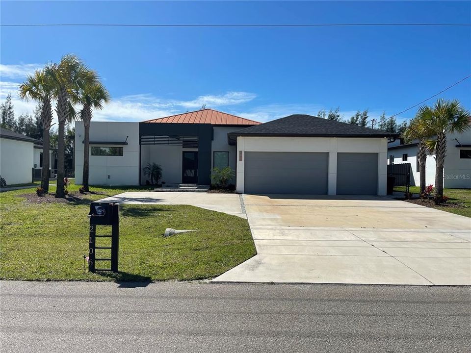 Activo con contrato: $419,000 (3 camas, 2 baños, 1924 Pies cuadrados)