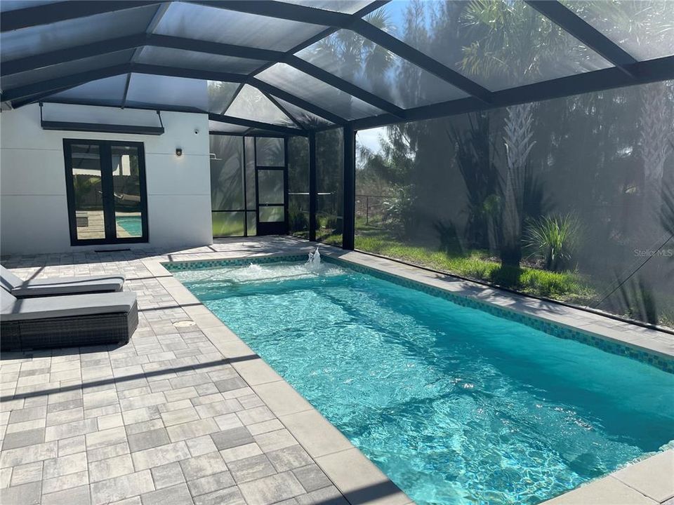 Activo con contrato: $419,000 (3 camas, 2 baños, 1924 Pies cuadrados)