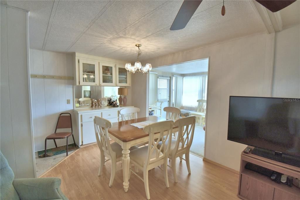 En Venta: $142,900 (2 camas, 2 baños, 1152 Pies cuadrados)