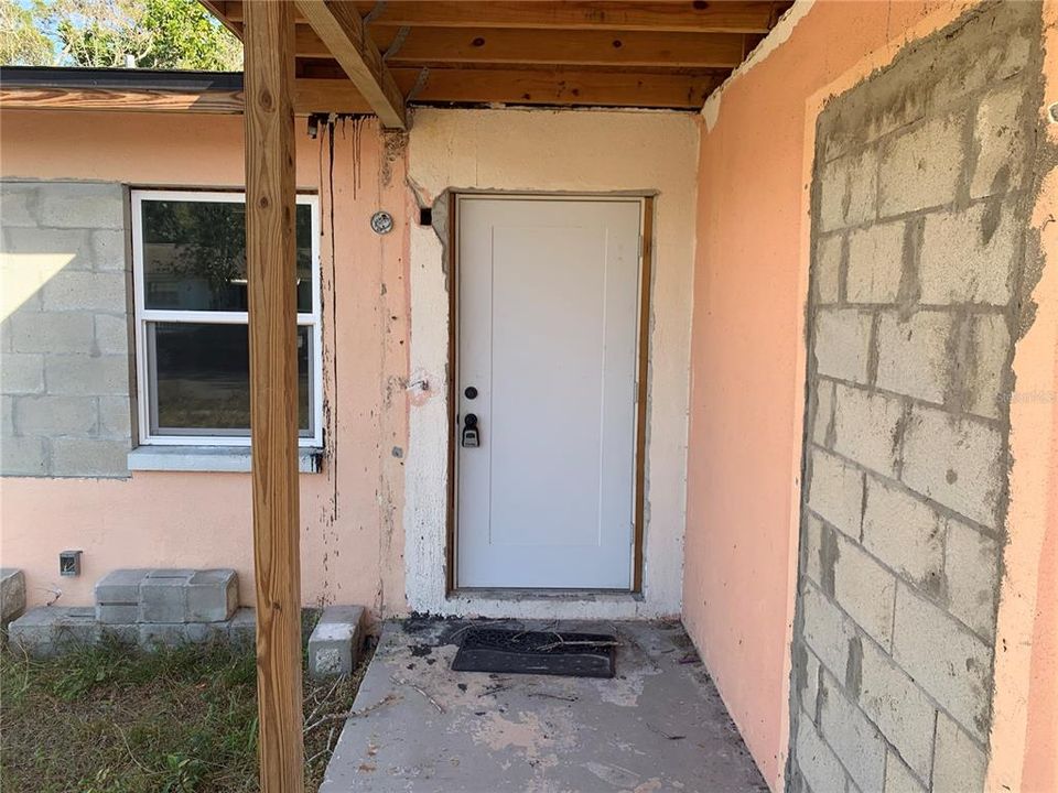 Active With Contract: $129,900 (3 beds, 2 baths, 1391 Square Feet)
