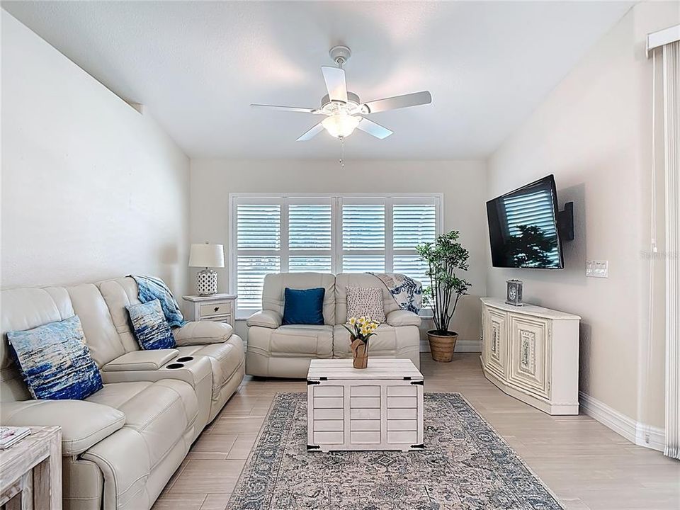 Active With Contract: $489,000 (3 beds, 3 baths, 1980 Square Feet)