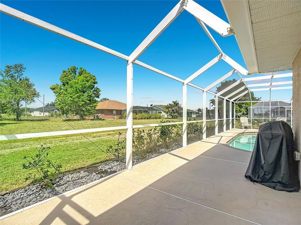 Active With Contract: $489,000 (3 beds, 3 baths, 1980 Square Feet)