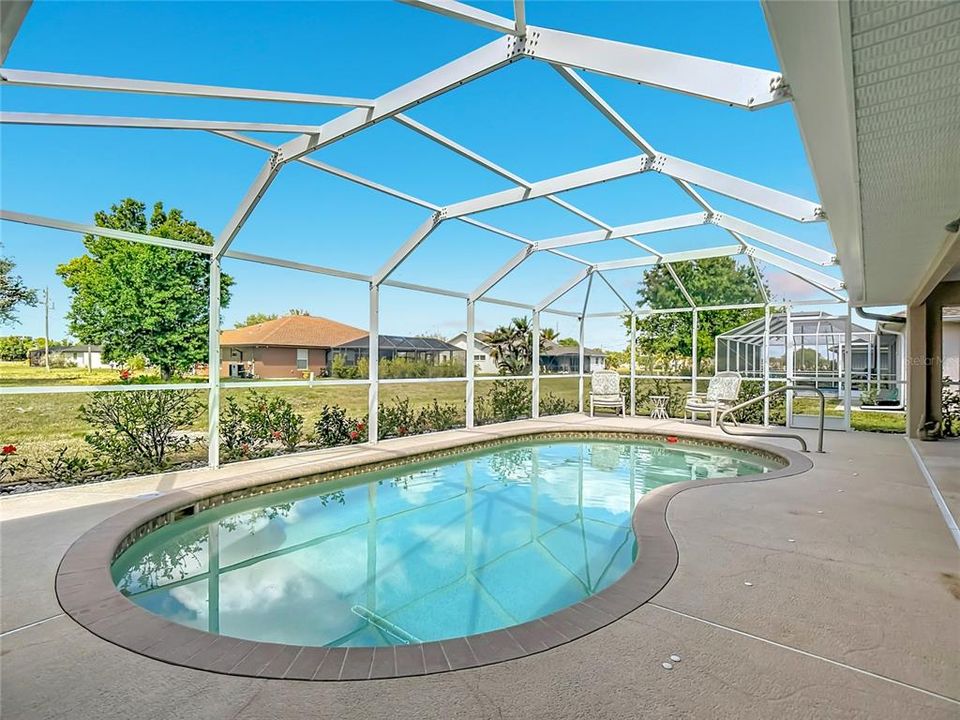 Active With Contract: $489,000 (3 beds, 3 baths, 1980 Square Feet)