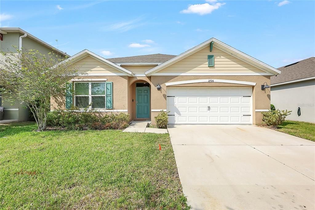 合同活跃: $350,000 (4 贝兹, 2 浴室, 1830 平方英尺)