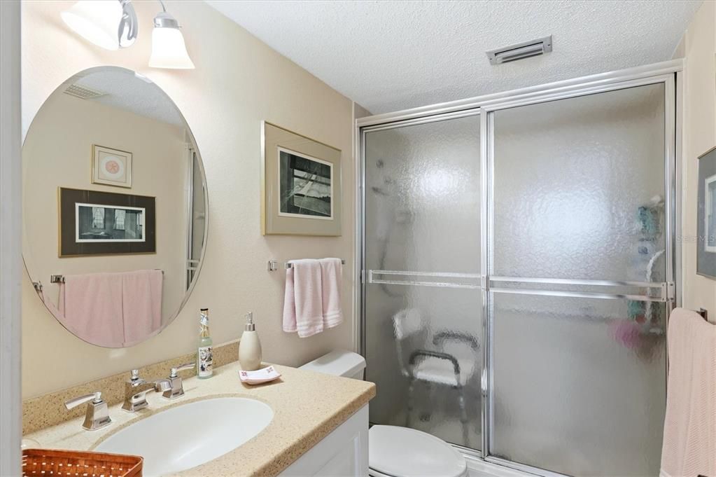 For Sale: $349,000 (2 beds, 2 baths, 1085 Square Feet)