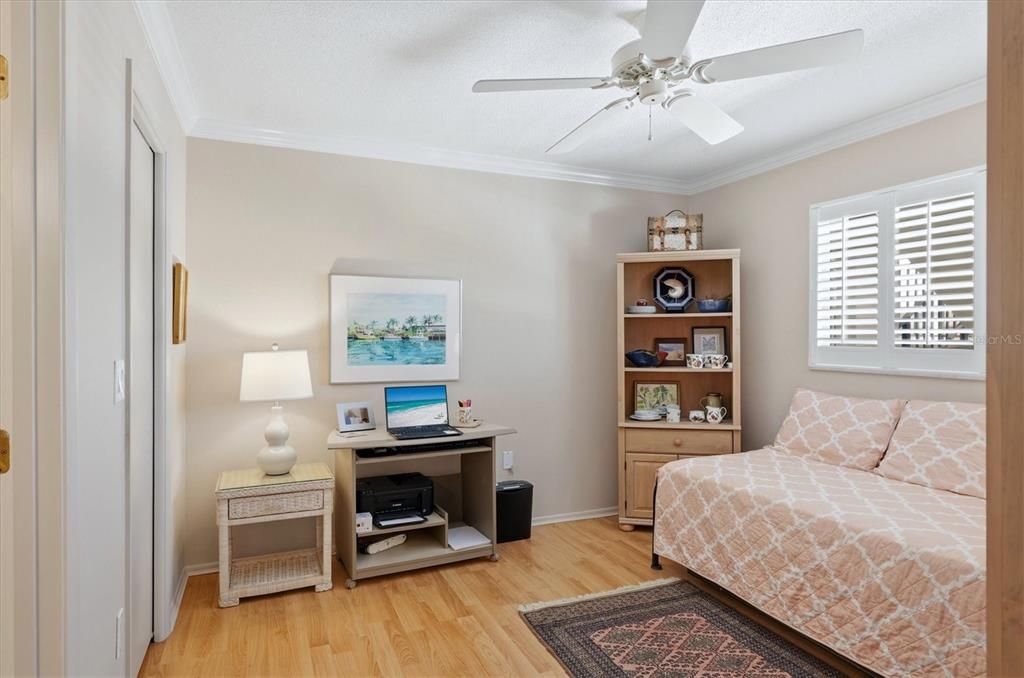For Sale: $349,000 (2 beds, 2 baths, 1085 Square Feet)