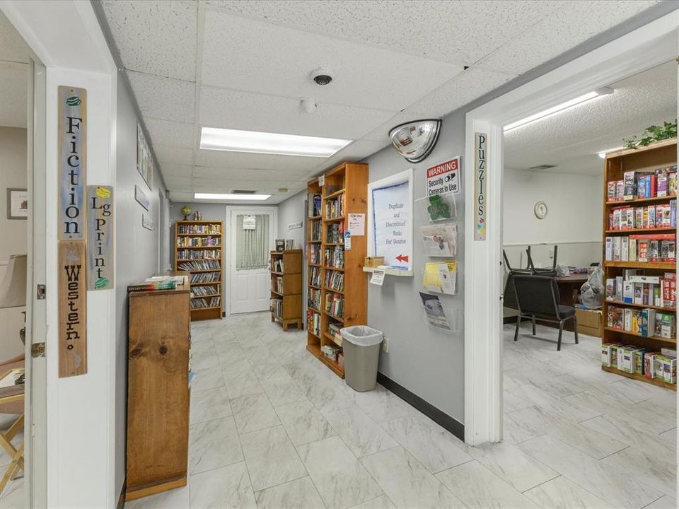 For Sale: $155,000 (2 beds, 1 baths, 1100 Square Feet)