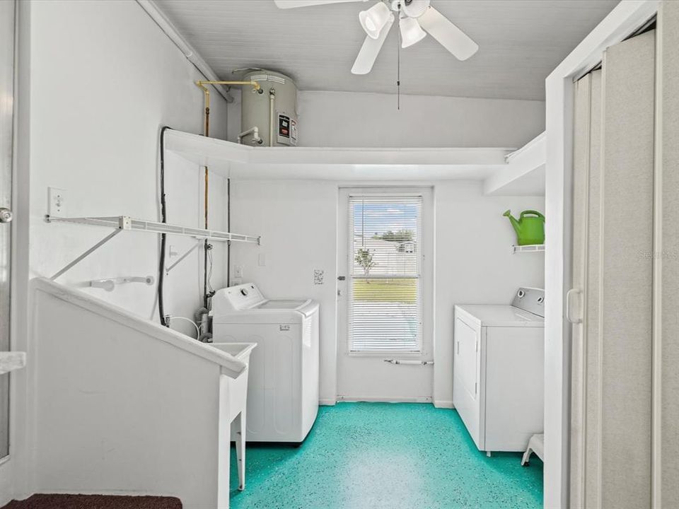 For Sale: $155,000 (2 beds, 1 baths, 1100 Square Feet)