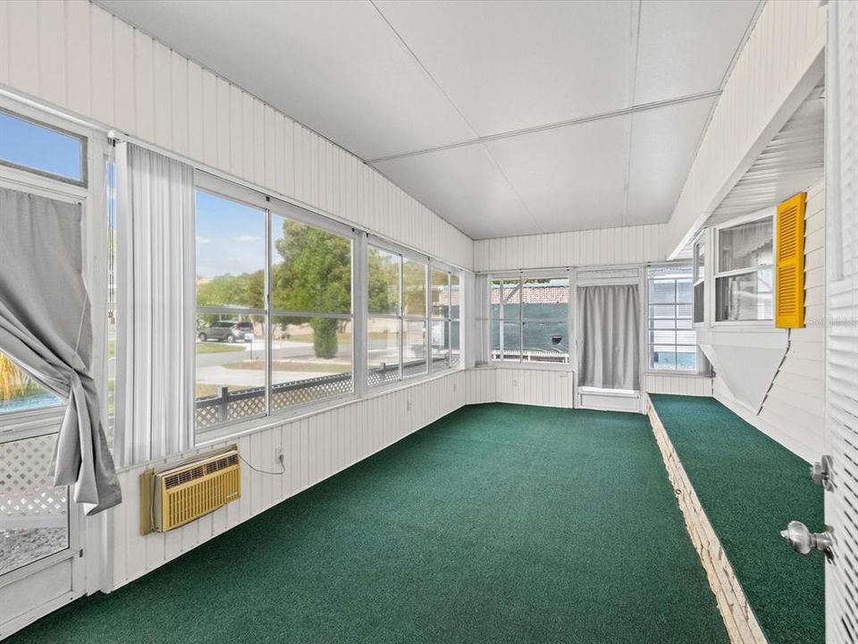 For Sale: $155,000 (2 beds, 1 baths, 1100 Square Feet)