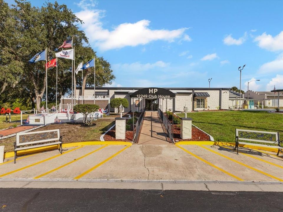 For Sale: $155,000 (2 beds, 1 baths, 1100 Square Feet)