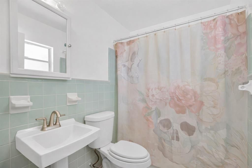 待售: $650,000 (3 贝兹, 0 浴室, 1782 平方英尺)