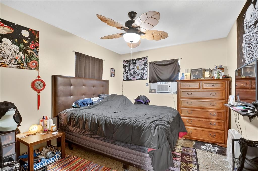 待售: $650,000 (3 贝兹, 0 浴室, 1782 平方英尺)