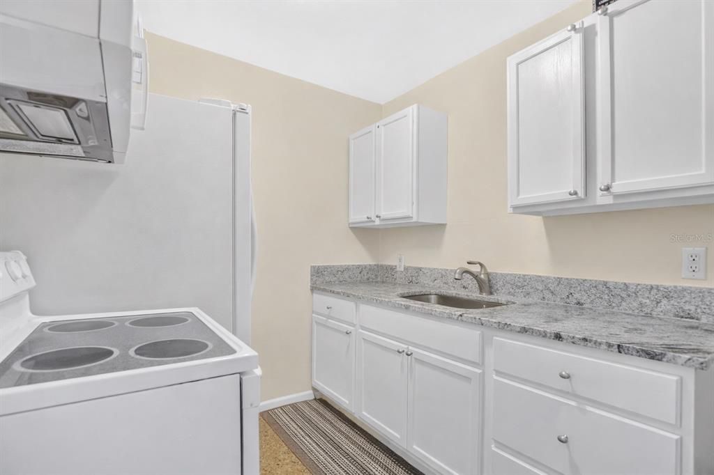 待售: $650,000 (3 贝兹, 0 浴室, 1782 平方英尺)