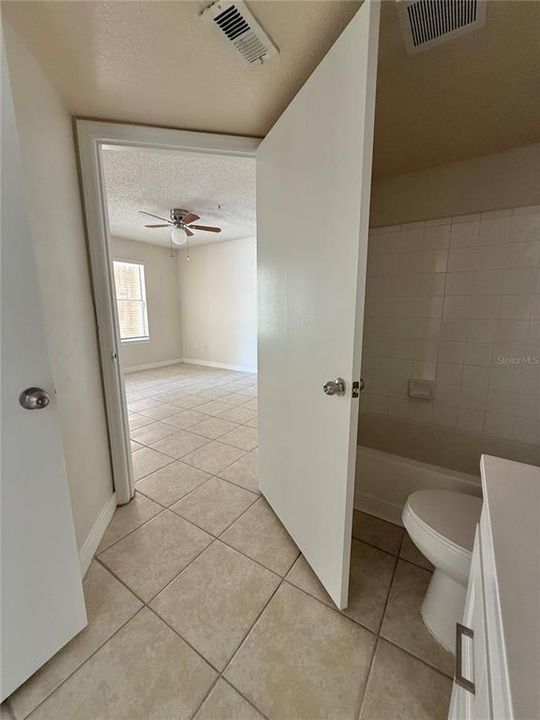 For Sale: $215,000 (2 beds, 2 baths, 1026 Square Feet)