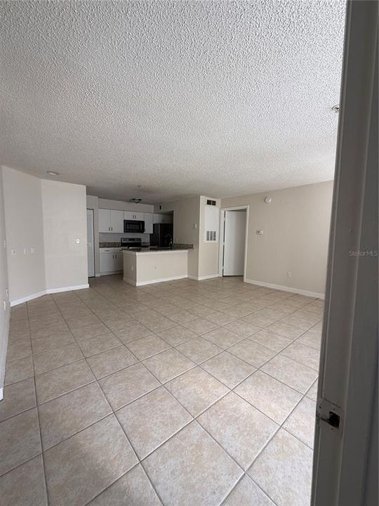 For Sale: $215,000 (2 beds, 2 baths, 1026 Square Feet)