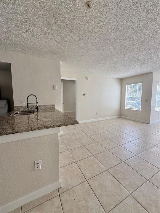 For Sale: $215,000 (2 beds, 2 baths, 1026 Square Feet)