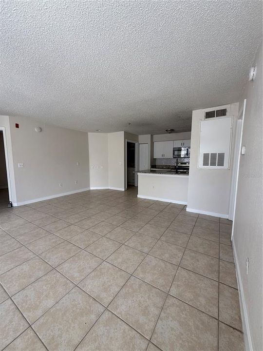 For Sale: $215,000 (2 beds, 2 baths, 1026 Square Feet)