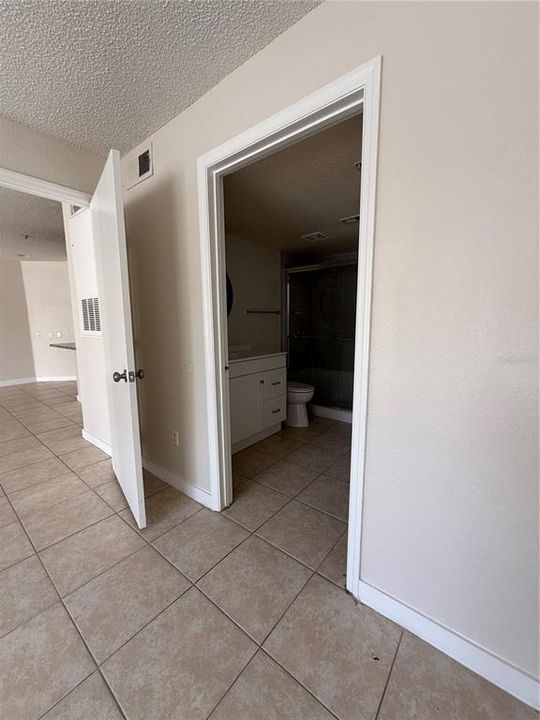 For Sale: $215,000 (2 beds, 2 baths, 1026 Square Feet)