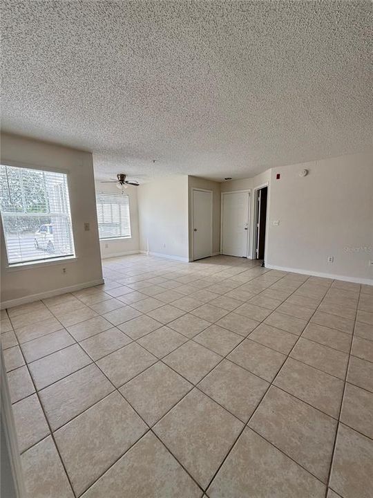 For Sale: $215,000 (2 beds, 2 baths, 1026 Square Feet)