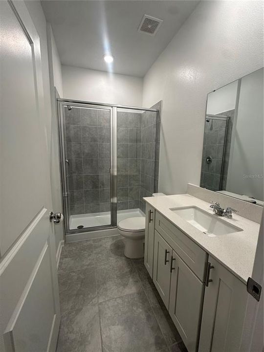 En Renta: $2,700 (4 camas, 3 baños, 2150 Pies cuadrados)
